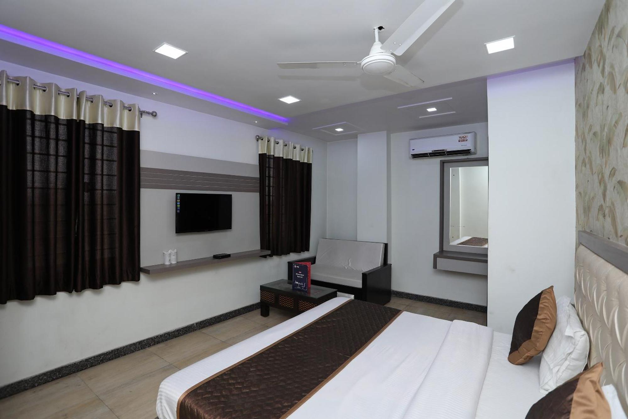 Oyo Hotel Vaishnavi Heritage Inn Agra  Ngoại thất bức ảnh